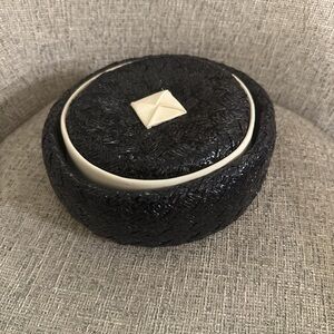 vintage 1960's Navy Woven "straw" Round pillBox hat with Cream Accent